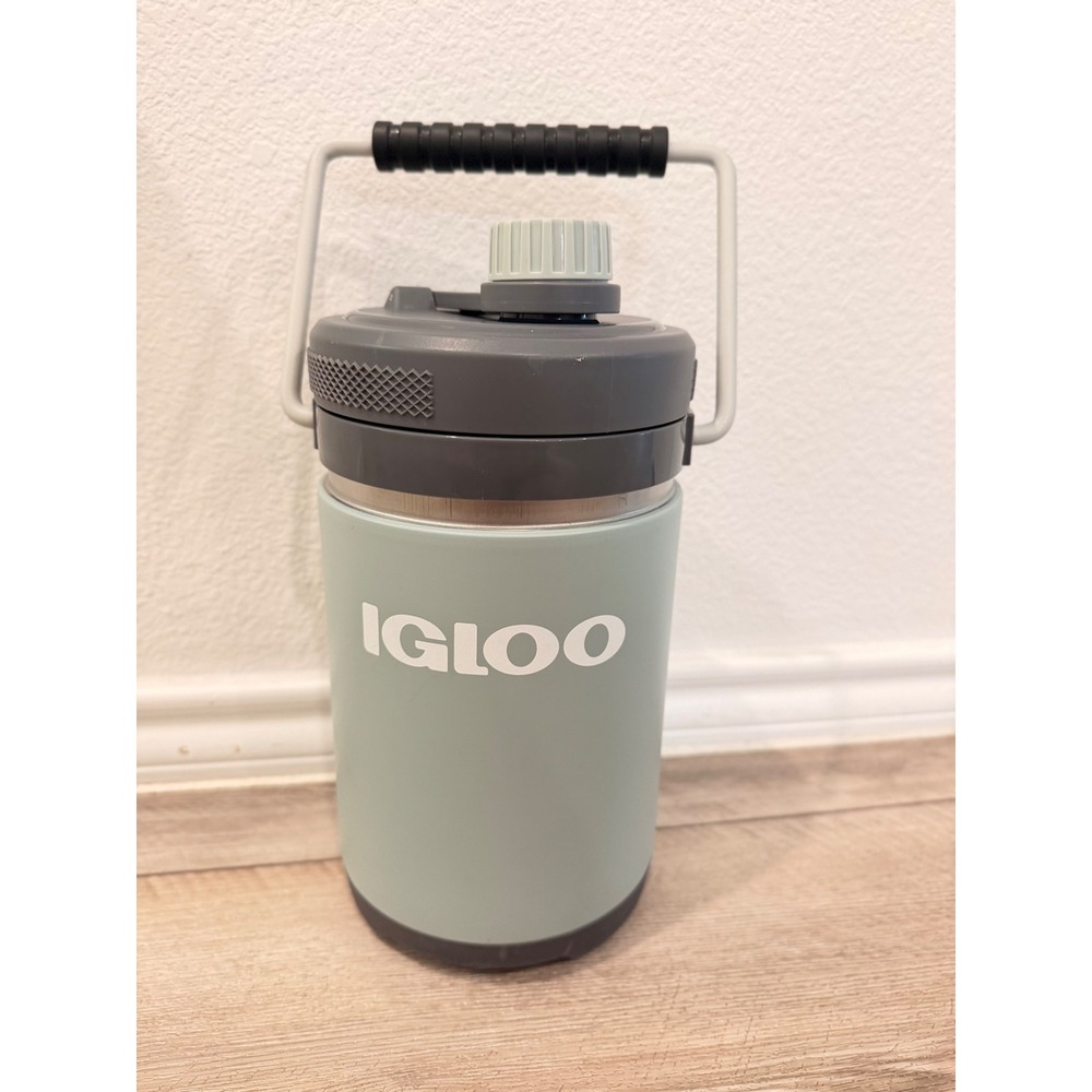 Igloo Half Gallon Insulated Water Jug Sage Green Grey Sports Cooler Handle